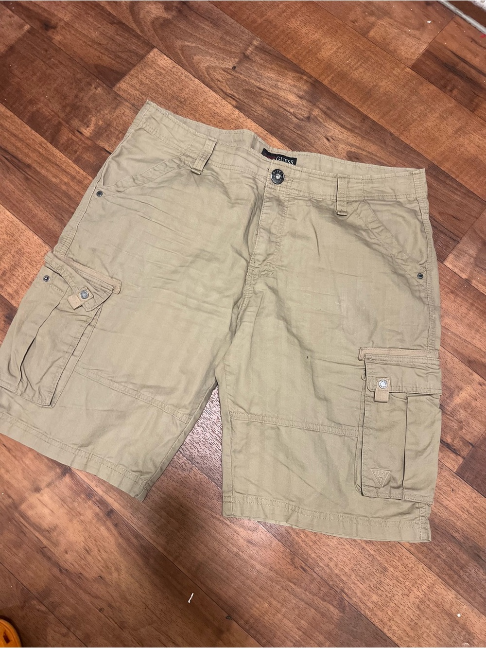 Guess Men's Tan Cargo Shorts size 36 khaki